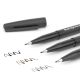 Den Brush Sign Pen Pigment gibt es in schwarz, sepia und grau (v. links).
Durch die Pinselspitze ist die Schreibstärke variabel.